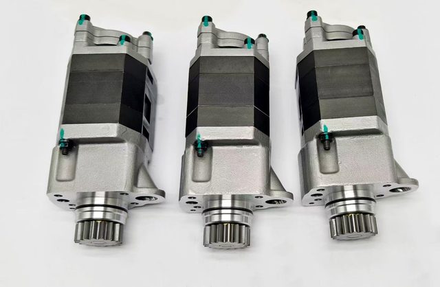 Совместимо с Cummins QSX15 / ISX15 - шестерённый топливный насос (подкачивающий)