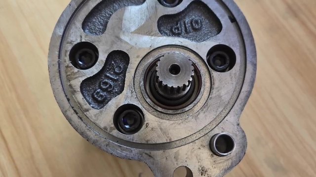 Compatible for Caterpillar 1P2187 - Gear Pump Assembly (57, 58, 594H, D7G, D9H)