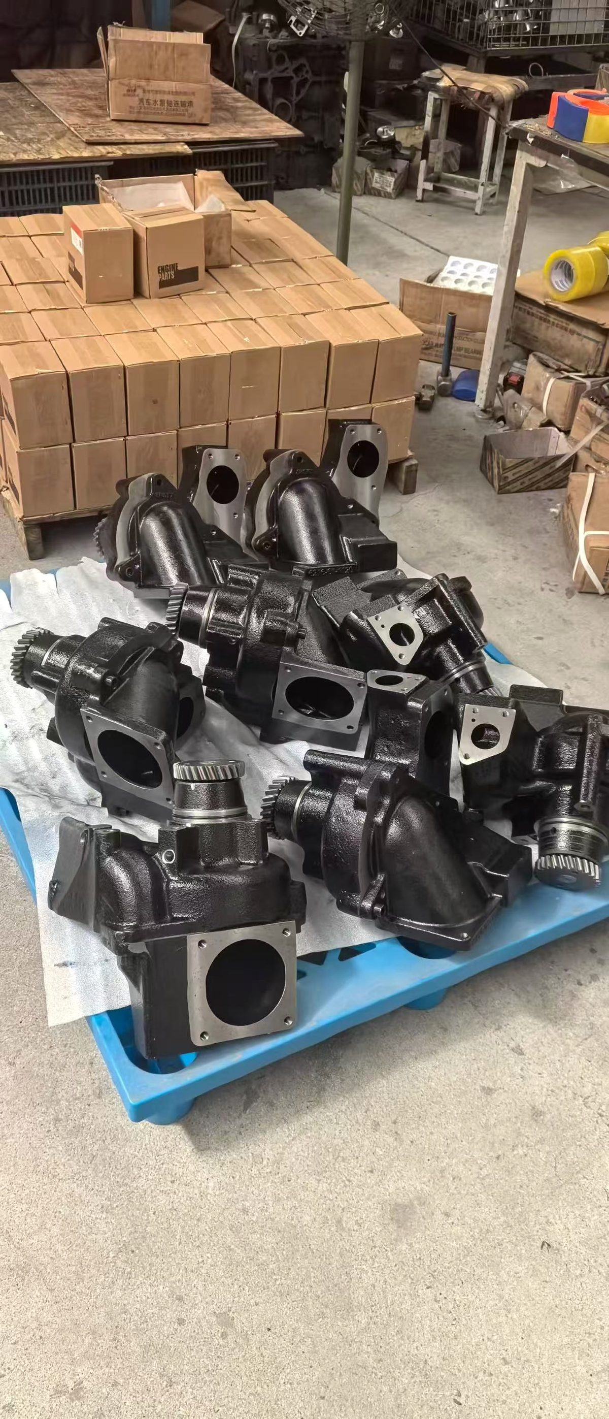 Совместимо с Cummins QST30 / Komatsu 6D140 - водяной насос (4090031 / 6215-61-1150)